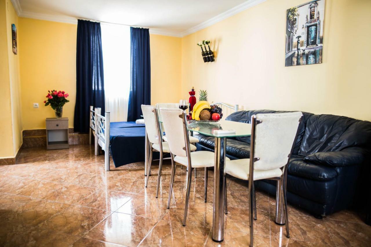 Central Apart-Hotel Batumi Zewnętrze zdjęcie