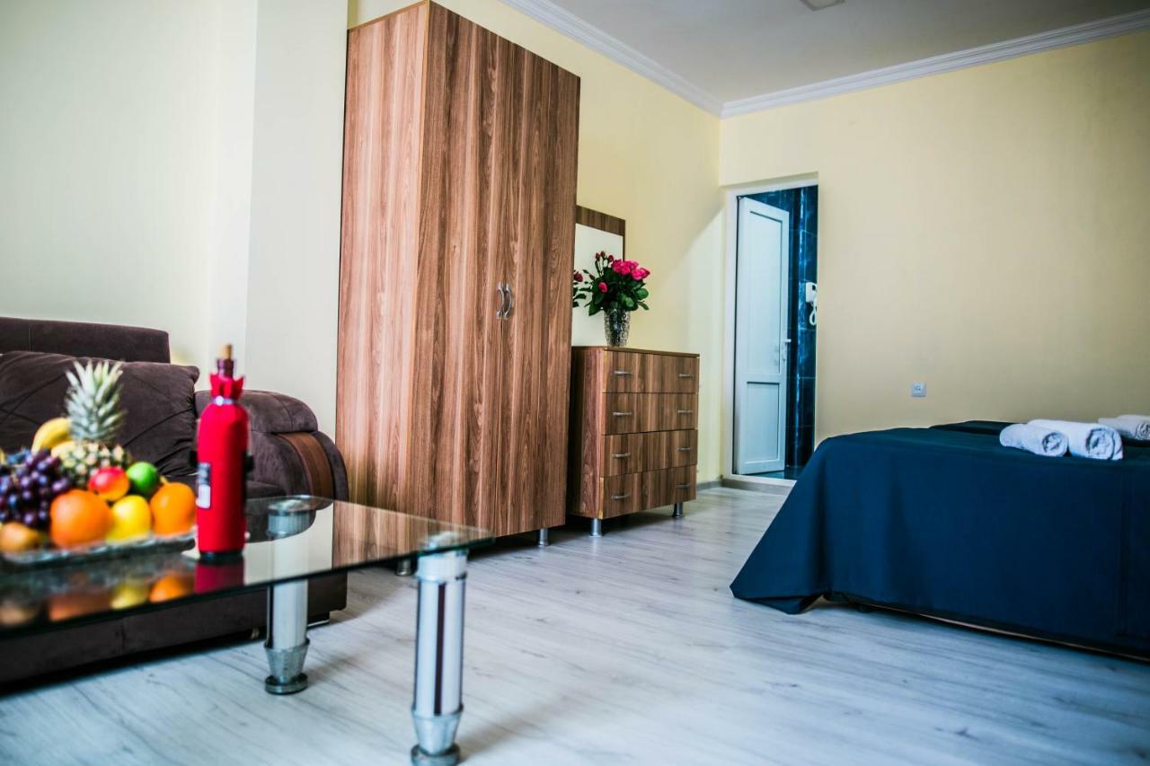 Central Apart-Hotel Batumi Zewnętrze zdjęcie